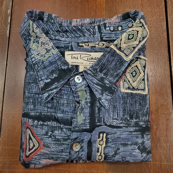 TORI RICHARD Hawaiian Shirt 100% Cotton Lawn Mens XL Honolulu Geometric Design - Picture 2 of 11